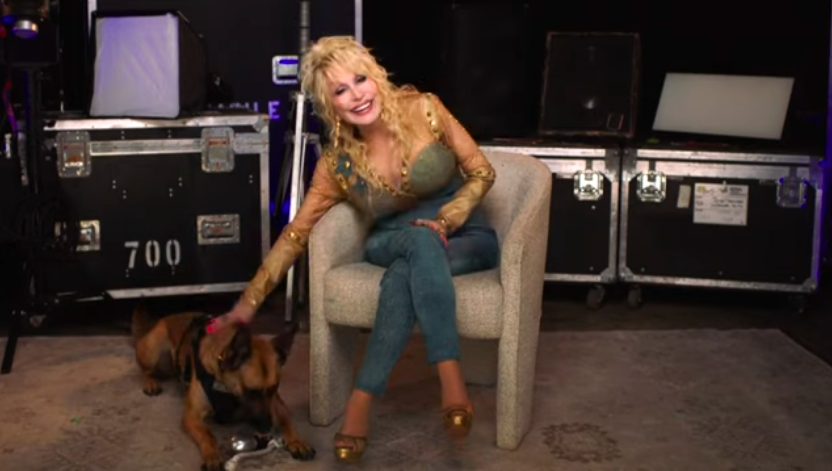 Dolly Parton organiseert huisdiergala